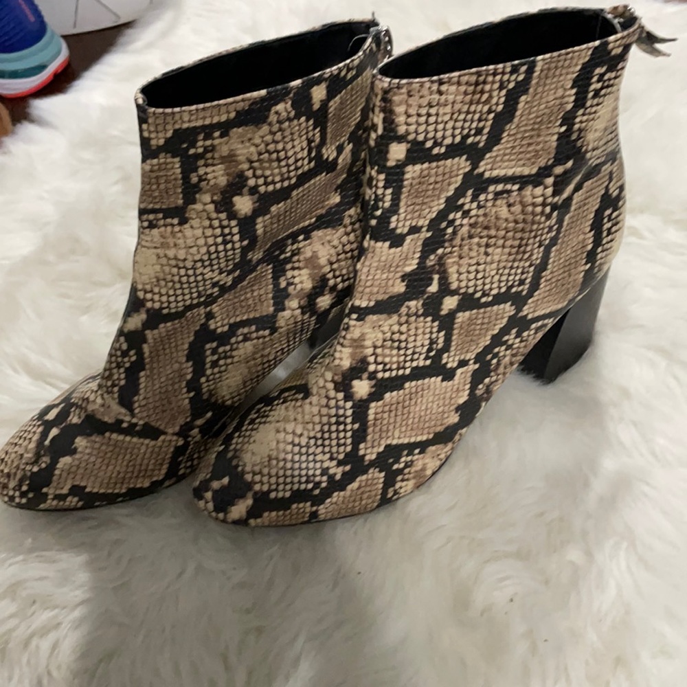 Snake print block boots